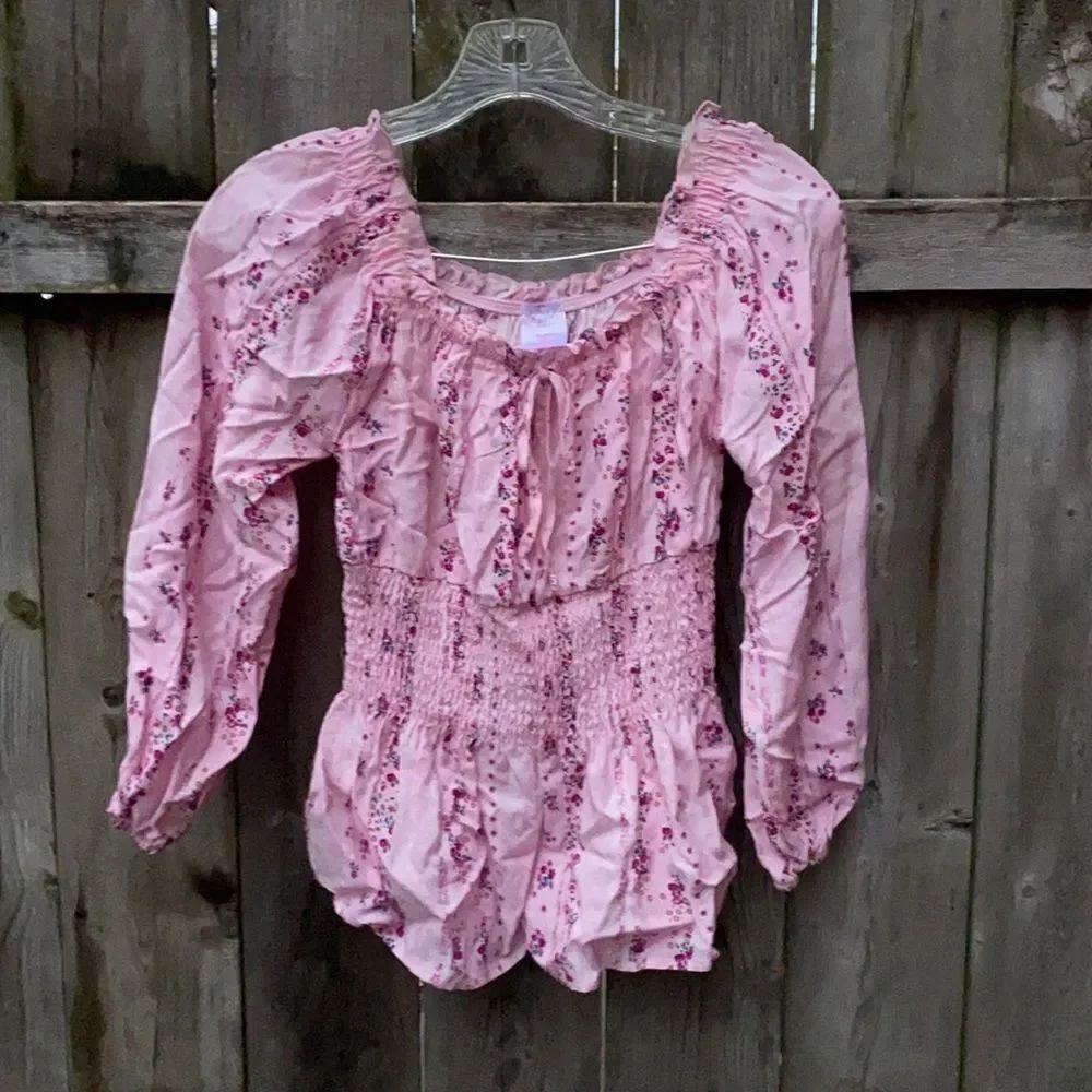 No Boundaries Floral Top sz. XS